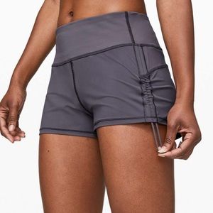 SUPER RARE VINTAGE Lululemon Cinch and Stretch Short 2.5" IN Moonwalk size 4